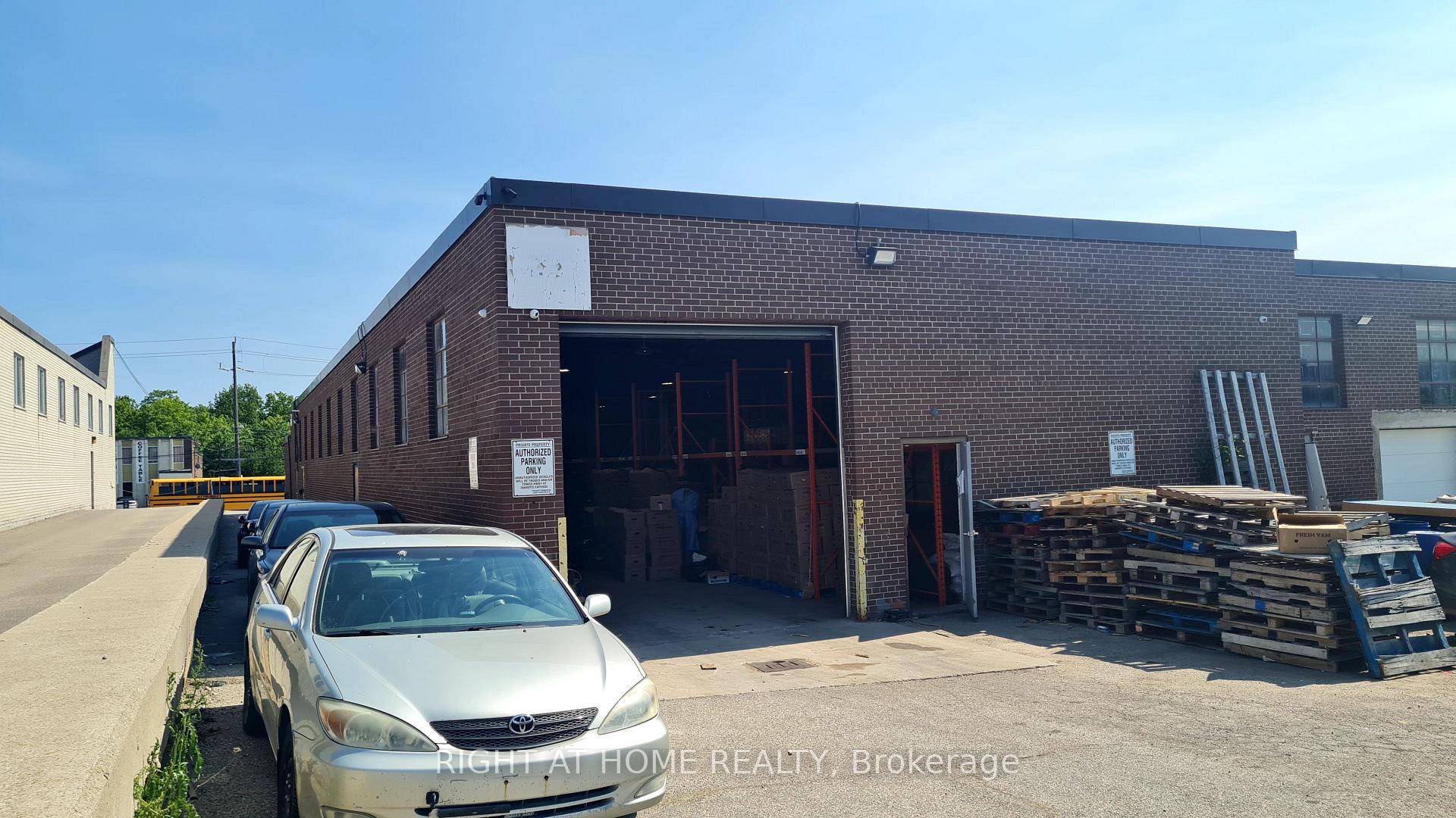Prime 14' Height Warehouse Space Available Excellent North York Location.