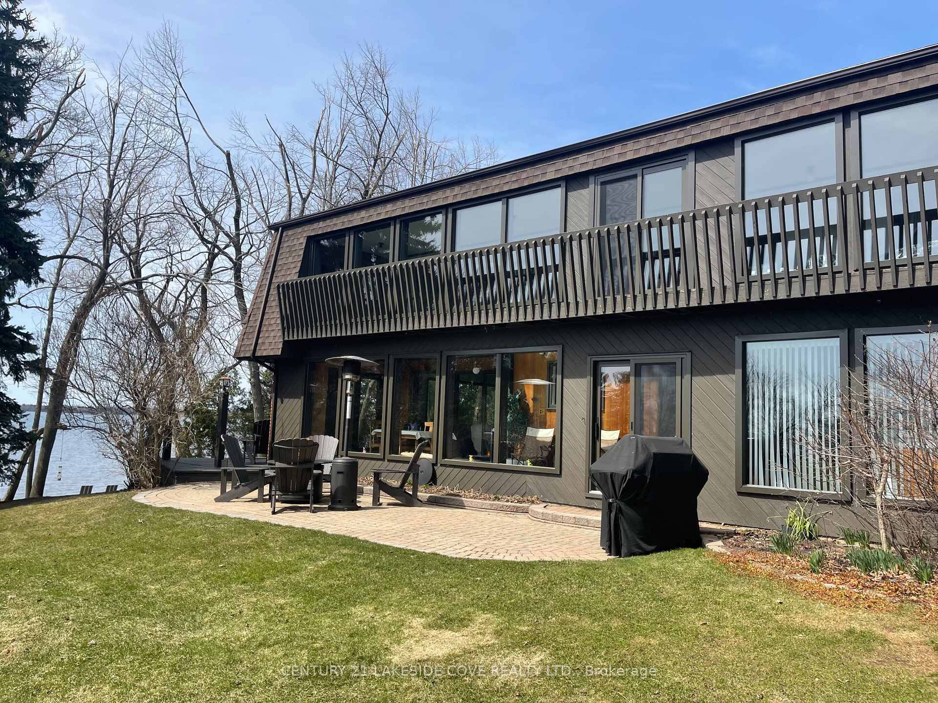 Welcome to this beautiful Lake House with 100ft.