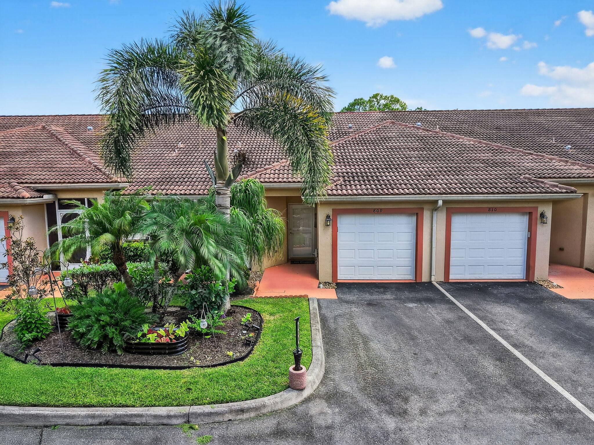 Don't miss the opportunity to own this charming 2 bedroom, 2 bath villa with a versatile den and attached one car garage, located in a peaceful and well maintained 55 ...