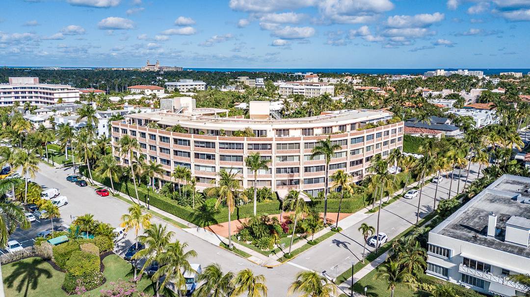 Great opportunity to buy a large 1 bedroom, 1 1 2 bath Coop at Park Place.