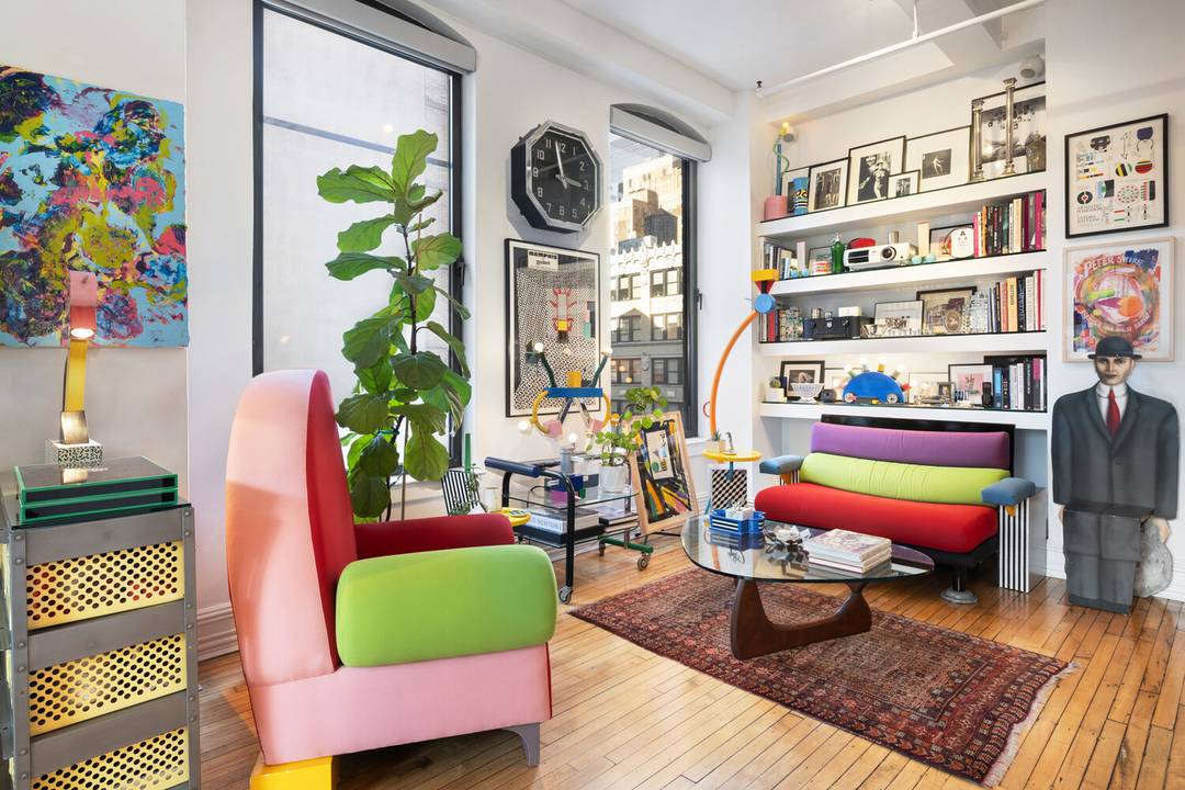 Contemporary, Sun Filled Magic in the Heart of NoMad This sophisticated SMART home is fully wired for modern living, with remote control of lighting, window shades, and the front door ...