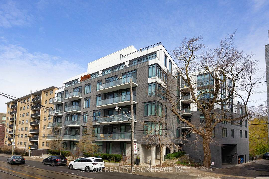 Luxury living right in the Beaches !
