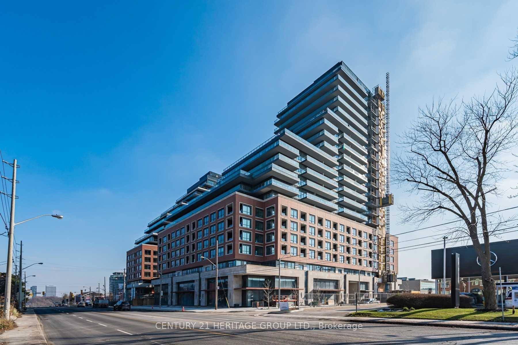 Freshly painted Stunning 1 Bedroom Den 700sf Condo with Unobstructed West City and Sunsetview !