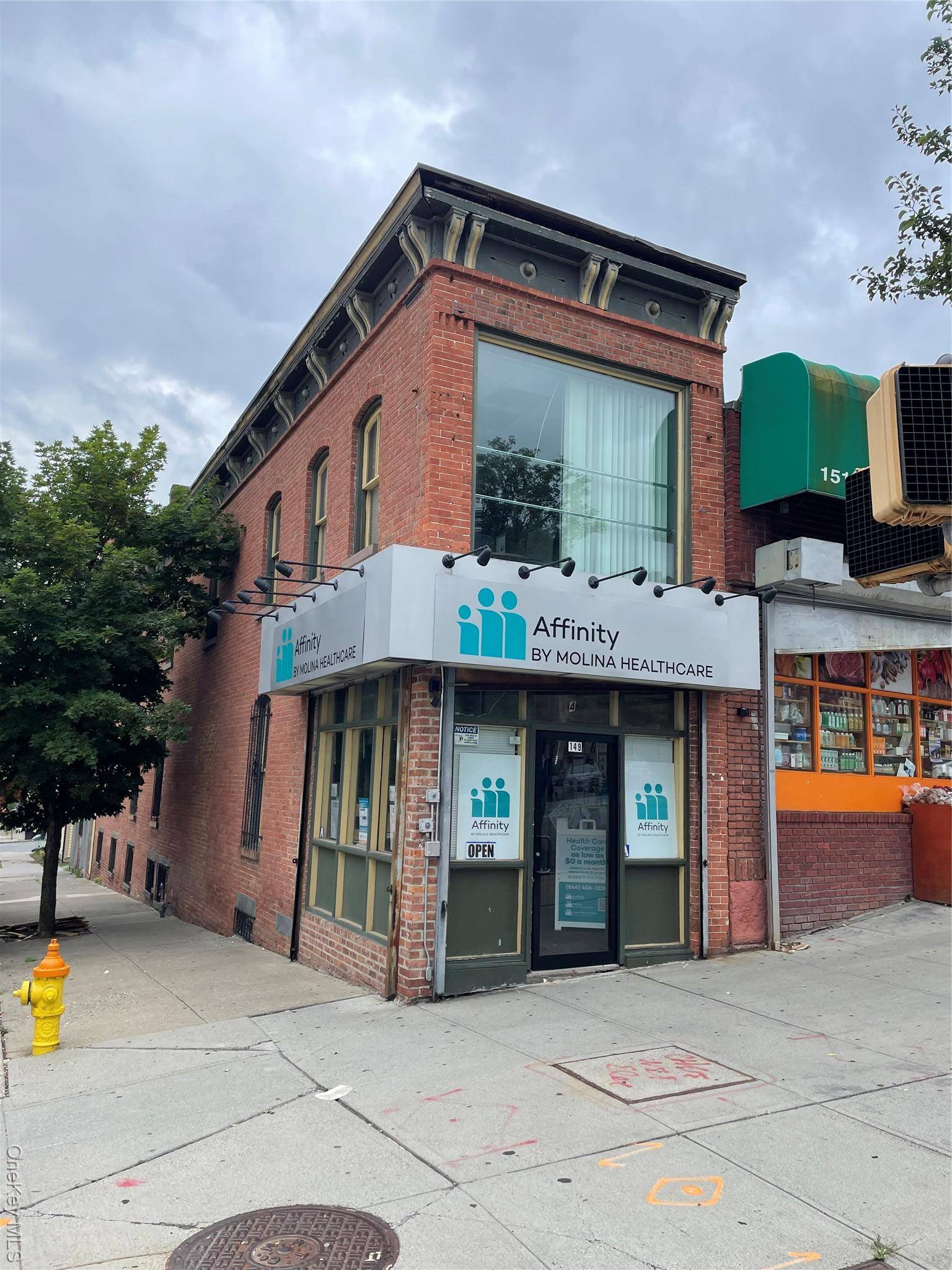 Turn key fully rented office space perfectly renovated.