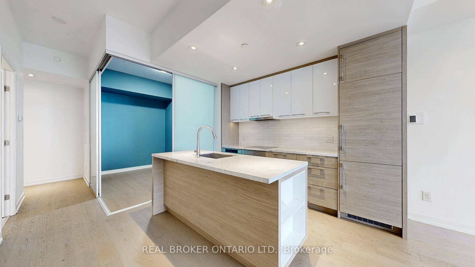 Welcome To The Luxurious amp ; Exclusive Residences Of 488 University Ave.
