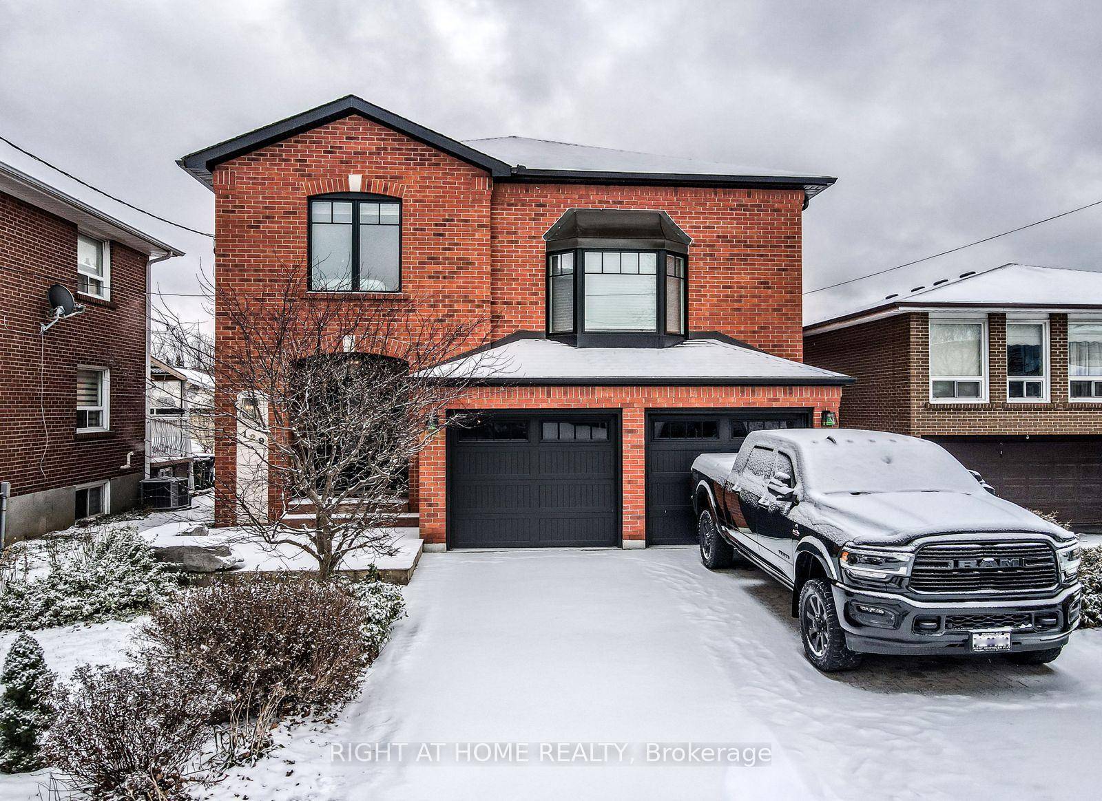Exquisite Custom Built Home in the Prestigious Maple Leaf Neighborhood Welcome to 129 Maple Leaf Drive, a meticulously maintained custom built residence offering over 5, 000 sq.
