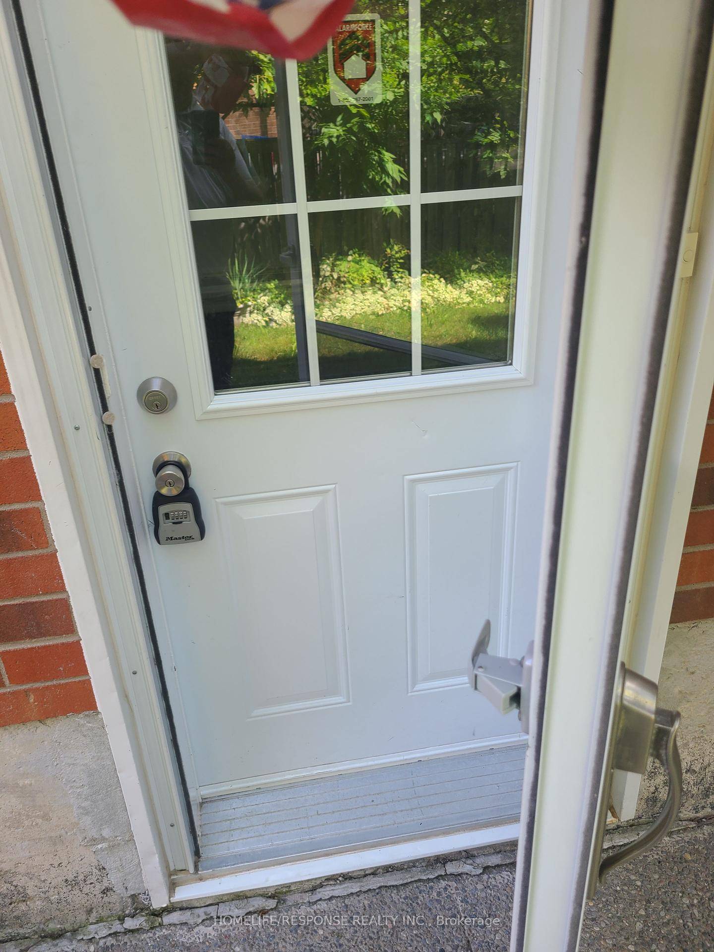 Prime location ! ! Spacious two bedroom basement apartment !