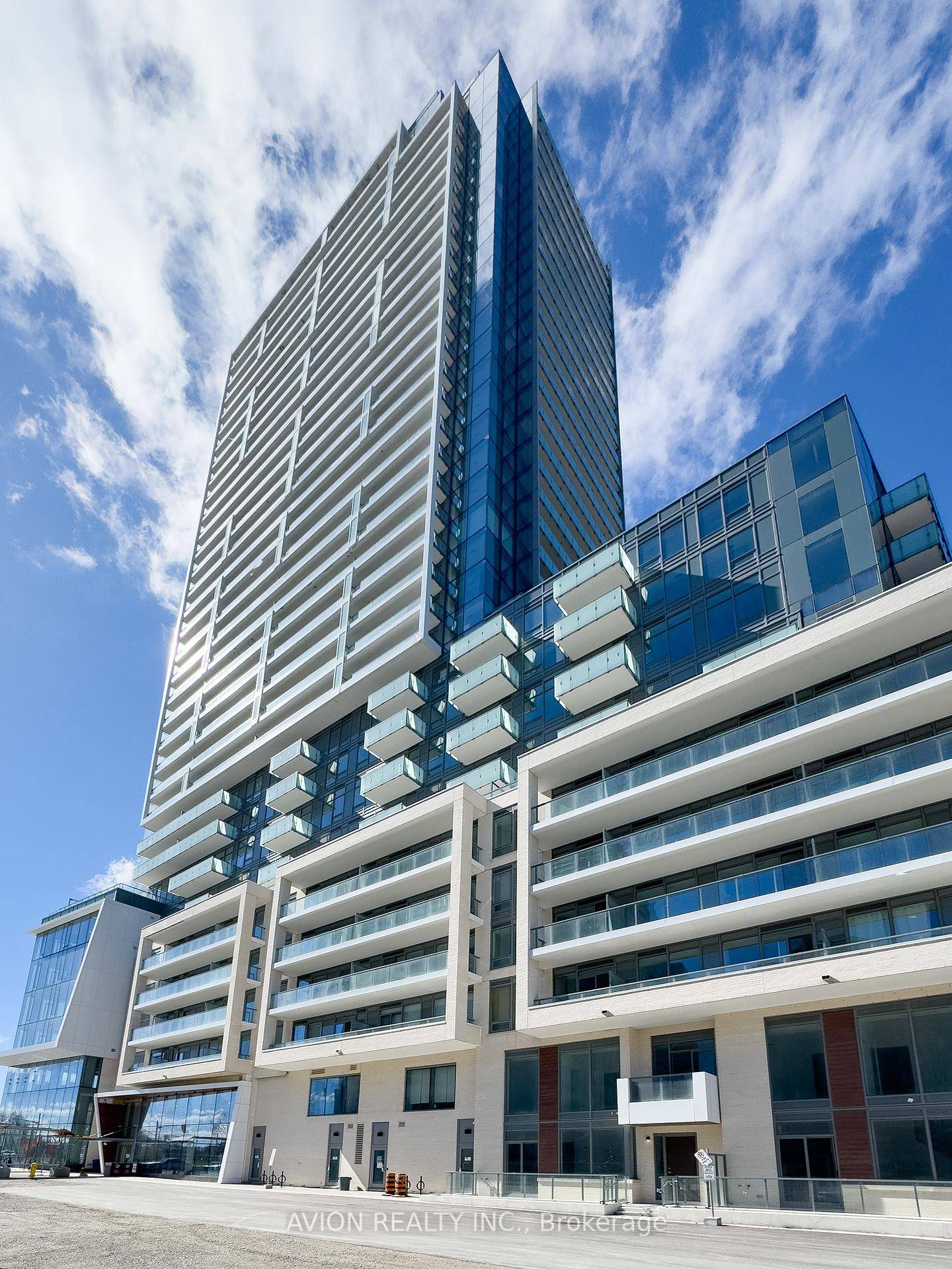 Fantastic New Unit At M2M Condos In the Core of North York !