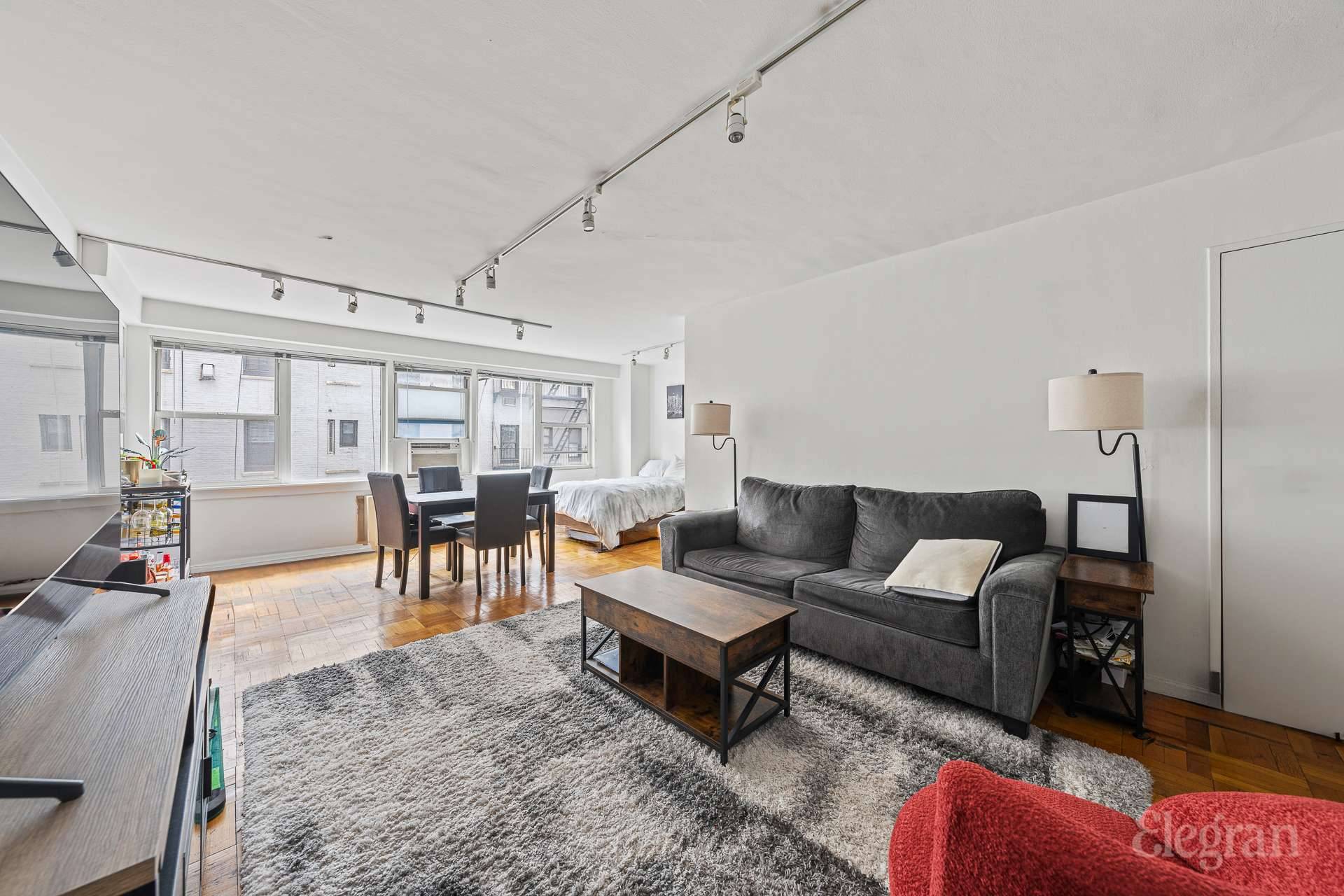 Stunning Bright amp ; Open city view.