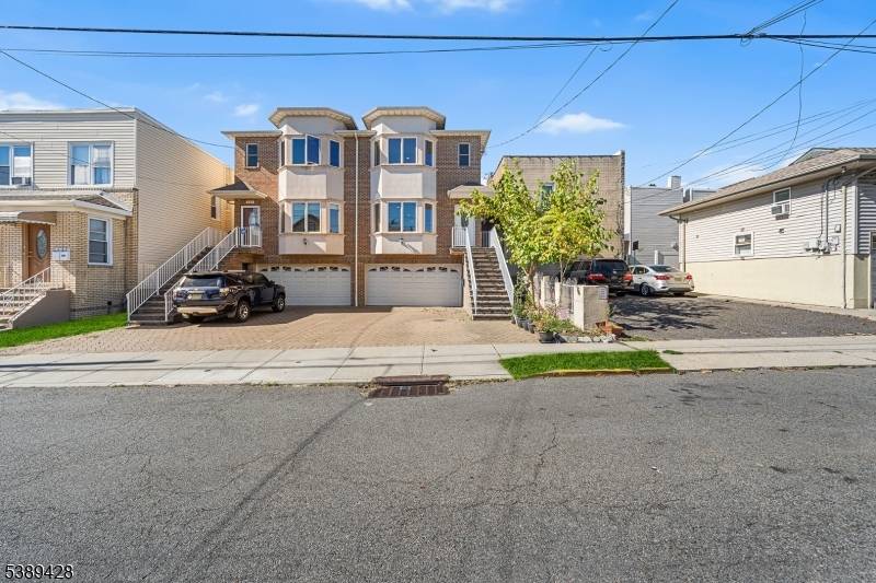 Welcome to 233 5th St Unit B, this spacious 3 bed, 3.