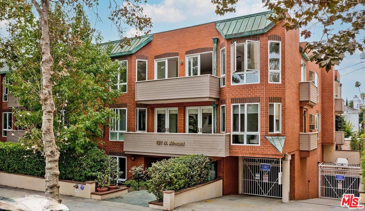 121 N Almont Dr 2BR Beverly Grove La