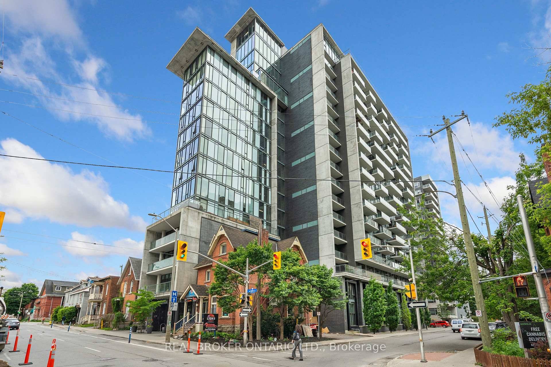 Experience sleek, modern living in the heart of Ottawa's Centretown at Gotham, a striking 17 storey architectural masterpiece.