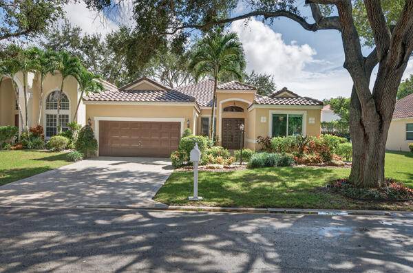 Beautiful Single Family home in the gated Mayfair at Parkland community.