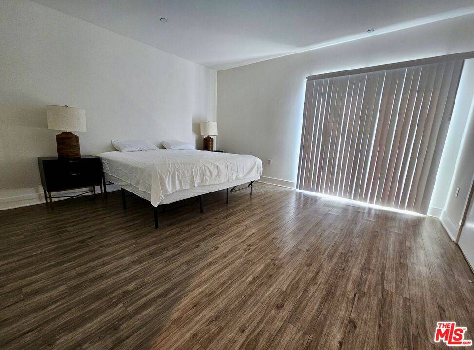 1429  Poinsettia Pl 3BR Hollywood Hills East La