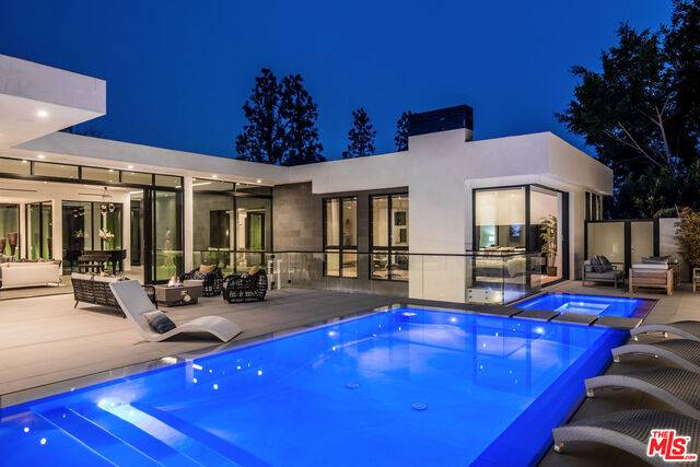 1049   Loma Vista Dr Beverly Hills Flats LA
