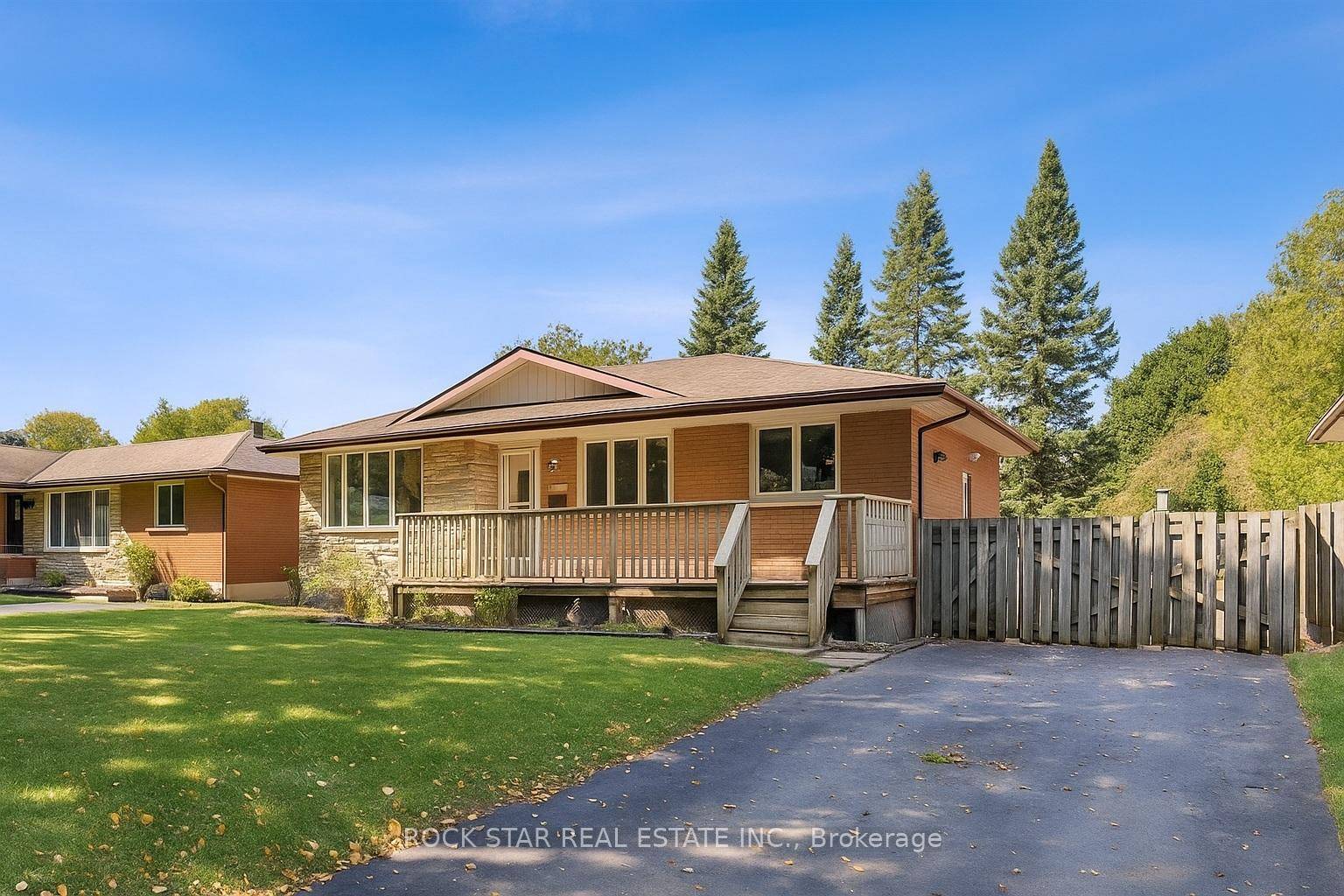 Welcome Home ! Desirable North End !
