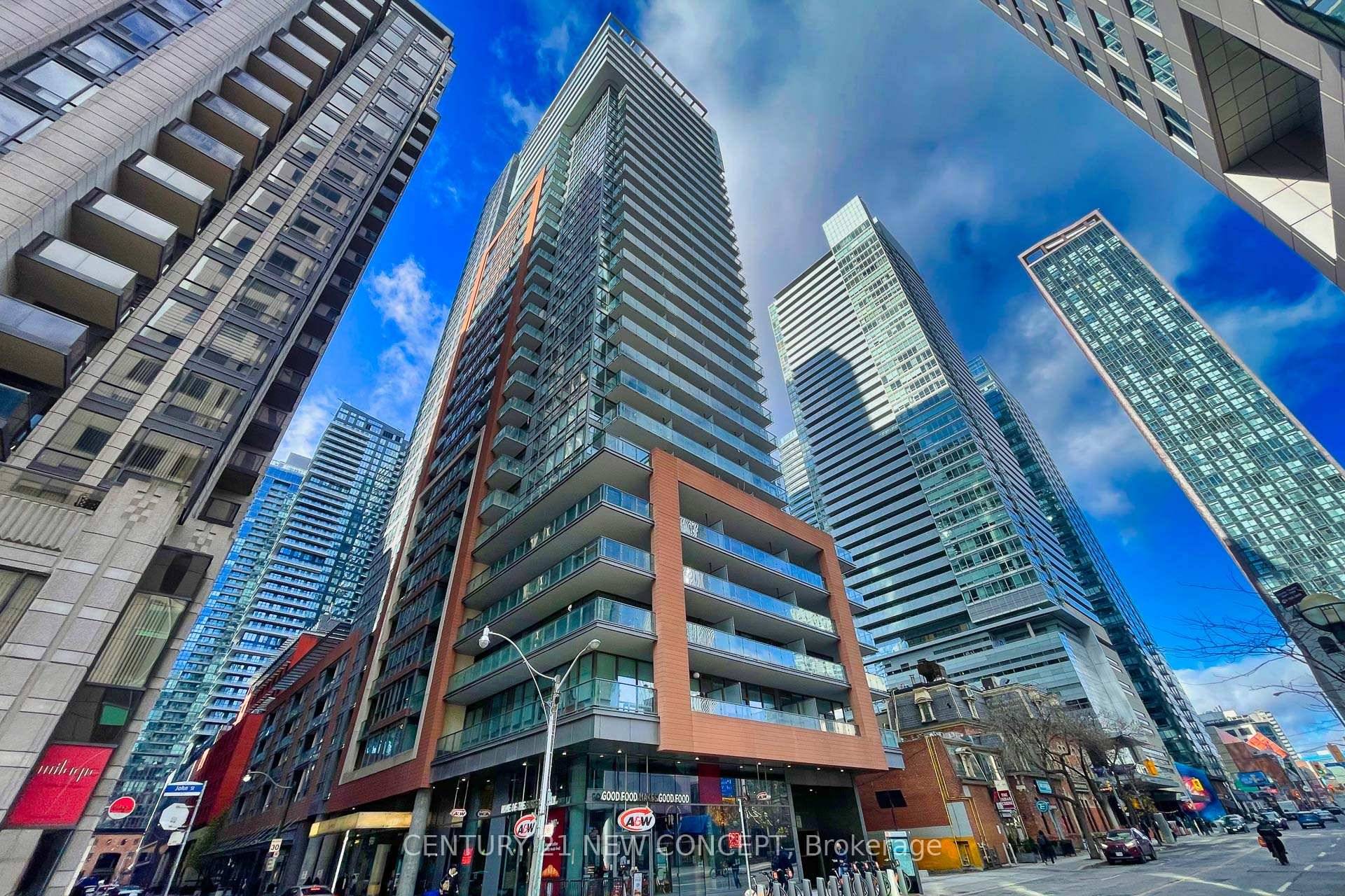 Welcome to Spacious Studio Condo at 8 Mercer Prime Downtown Location !
