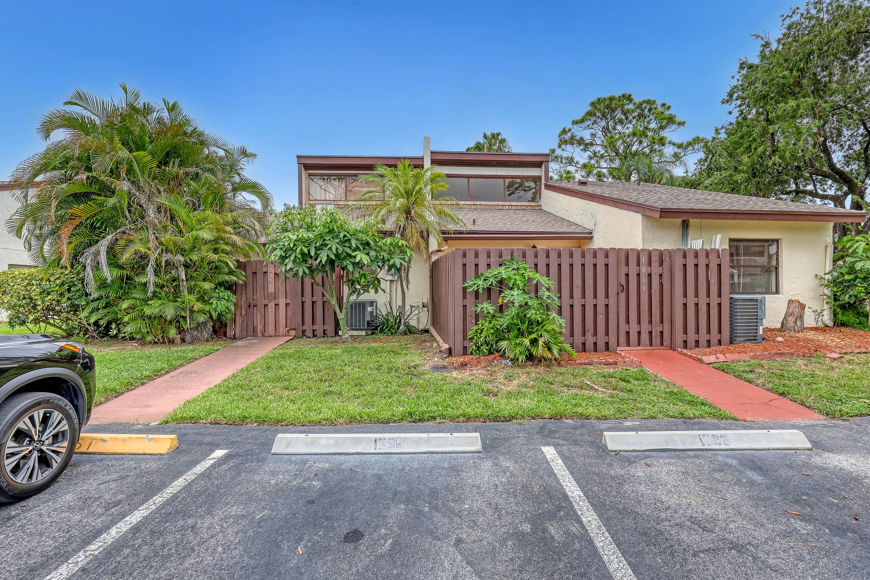 Welcome to this charming 2 bedroom, 2 bathroom townhome, centrally located in West Palm Beach.
