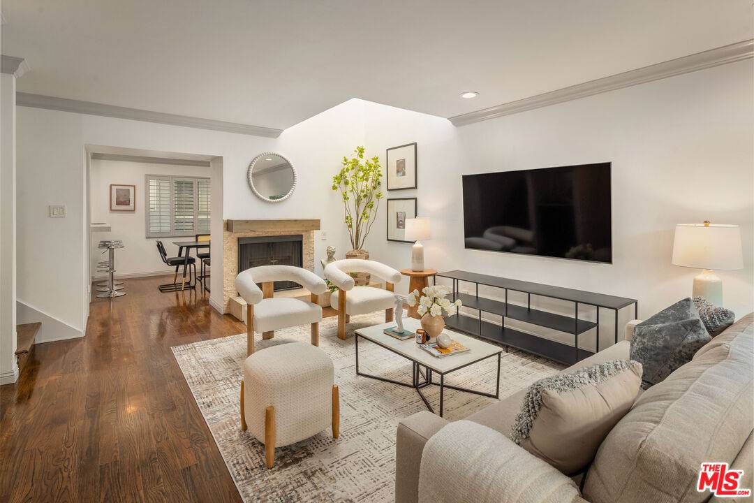 1226 N Kings Rd 2BR Sunset Strip La