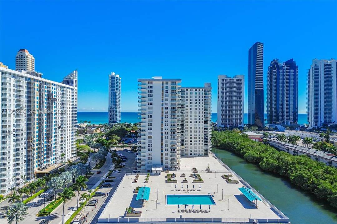 Spacious 2 bedroom, 2 bathroom condo offering 1, 552 SF of living space with beautiful ocean views.