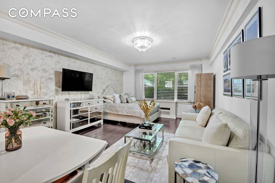 Welcome to 310 East 49th Street, Residence 1E a beautifully updated studio offering style, convenience, and incredible value in the heart of Midtown East.