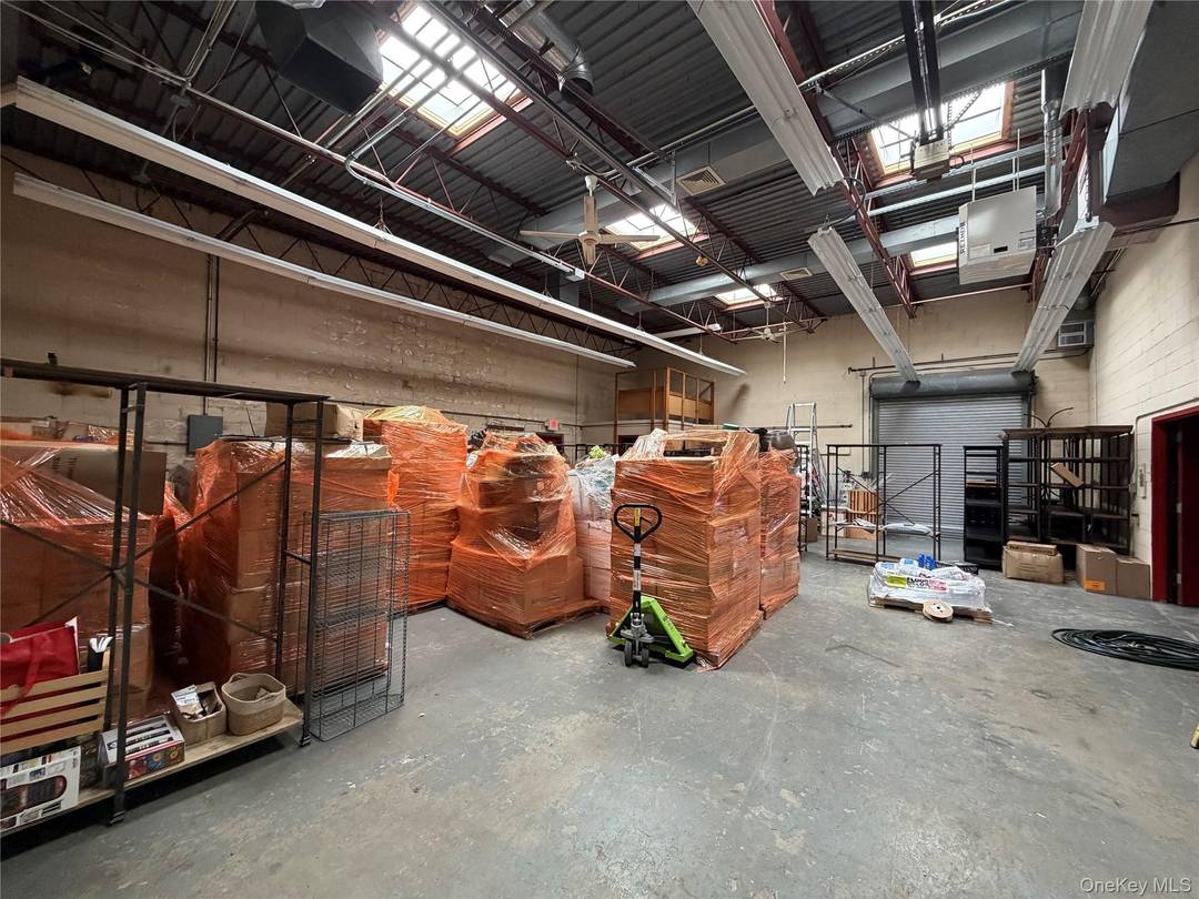 Your next warehousing opportunity awaits at 1272 Montauk Highway, Suite A 2 !