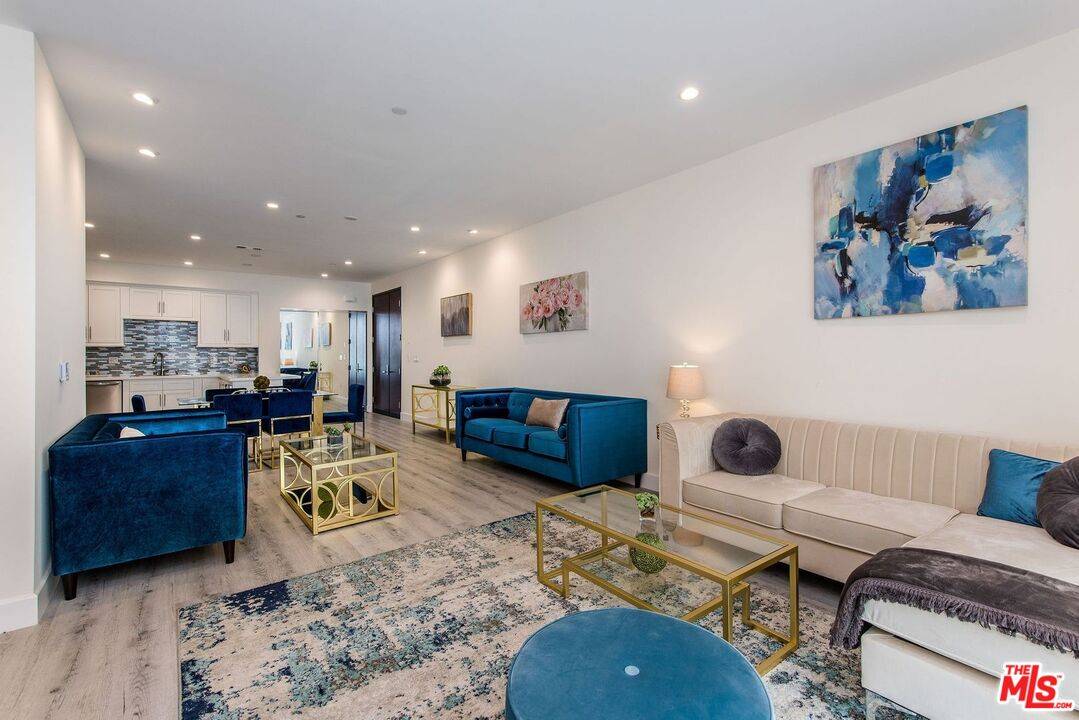 1237  S Holt Ave 3BR Beverlywood La