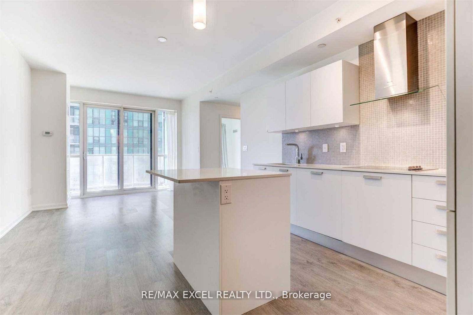 1 Bedroom Den With 2 Full Bathrooms.