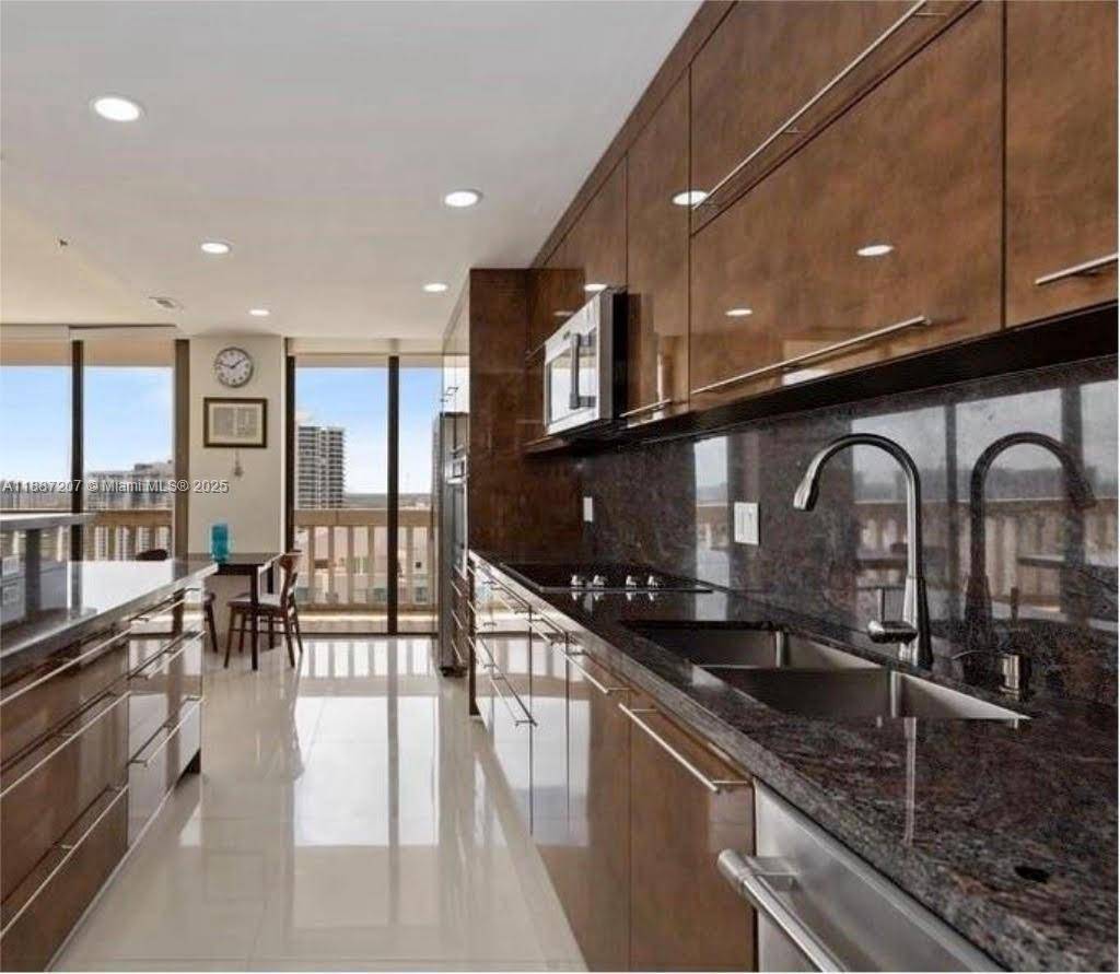 High floor corner unit with panoramic ocean, Intracoastal amp ; city views.