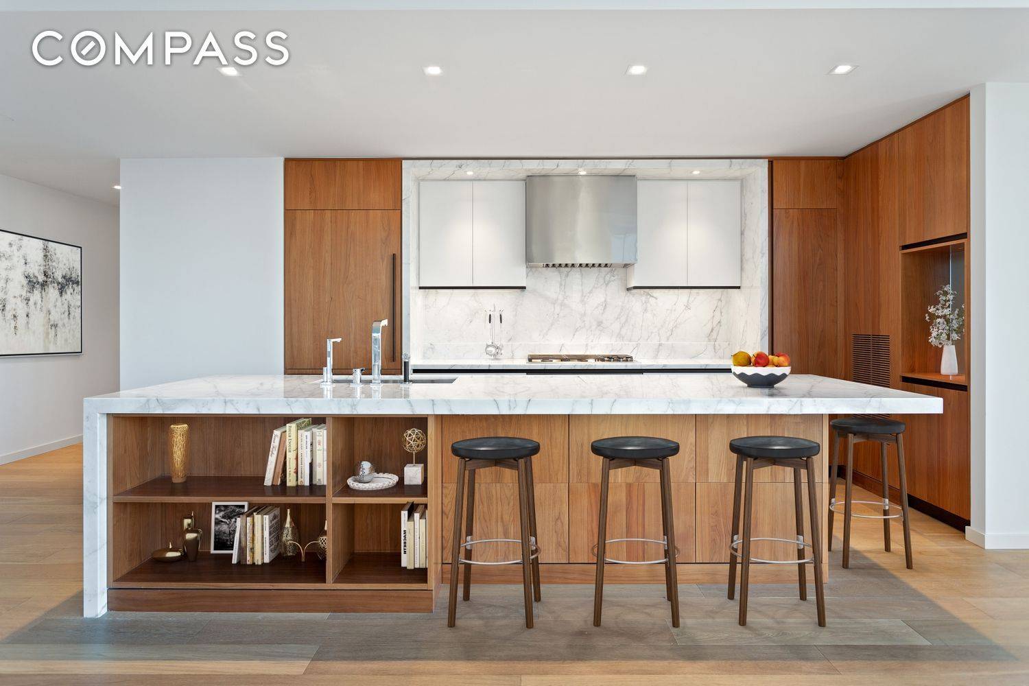 NO BROKER FEE ON 24 MONTH LEASE Apartment 28C is a gorgeous 3 bedroom, 3.