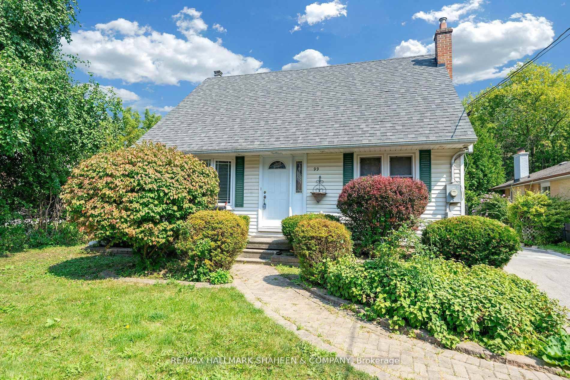 An Absolutely Stunning Home Situated In The Heart Of Mill Pond On A Premium Lot !