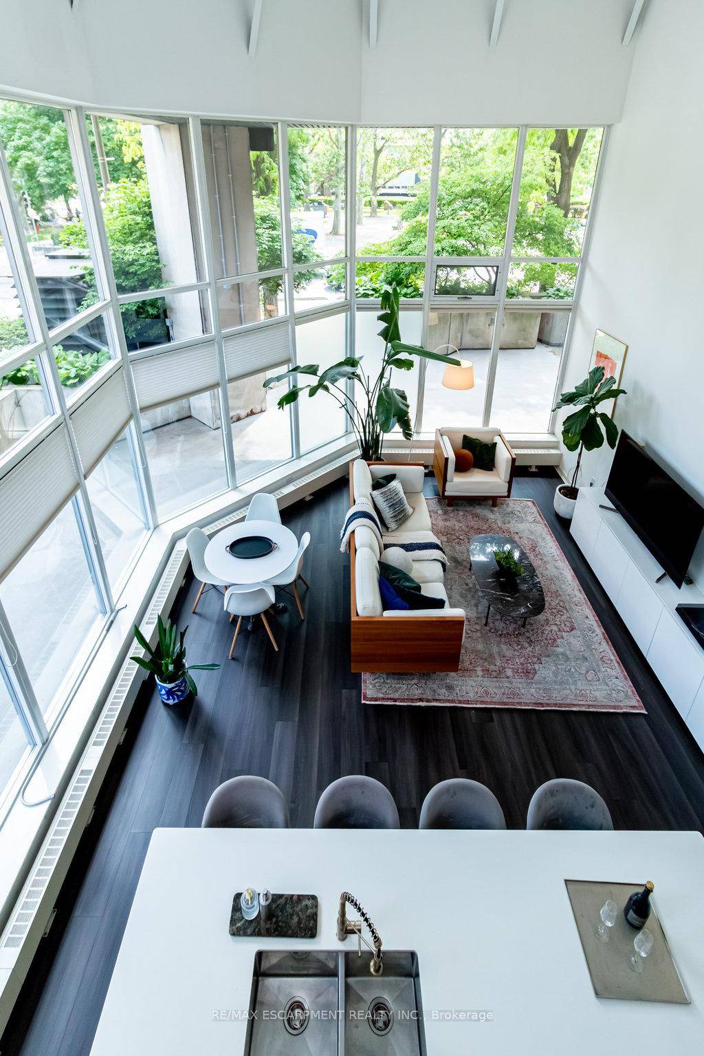 Welcome to the Core Lofts in beautiful Durand North, where city living meets comfort and style.