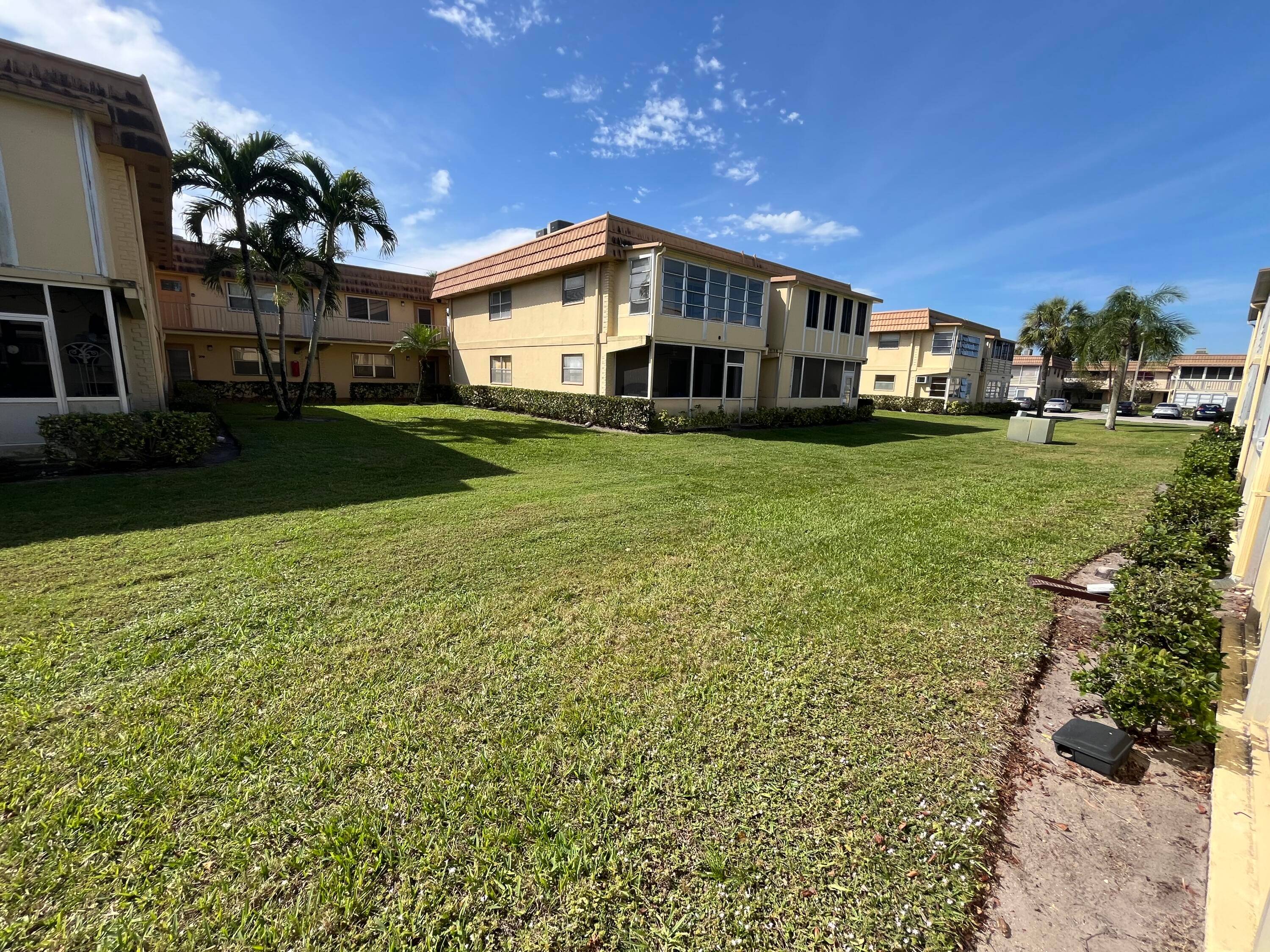 Welcome to your ground floor 2 2 Saxony garden view condo.
