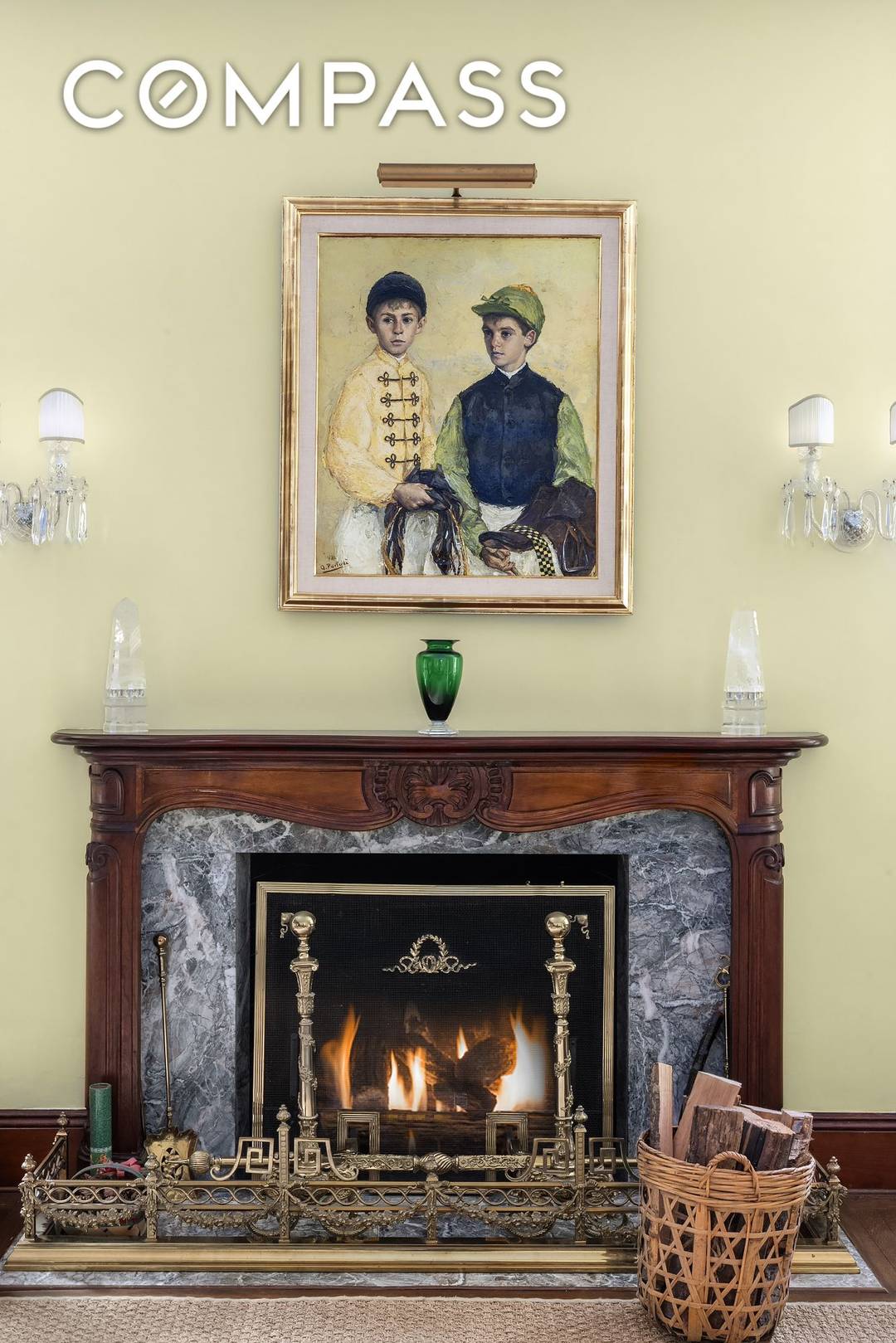 Welcome to apartment 7B at the highly coveted, 31 East 72nd Street full service, prewar cooperative.