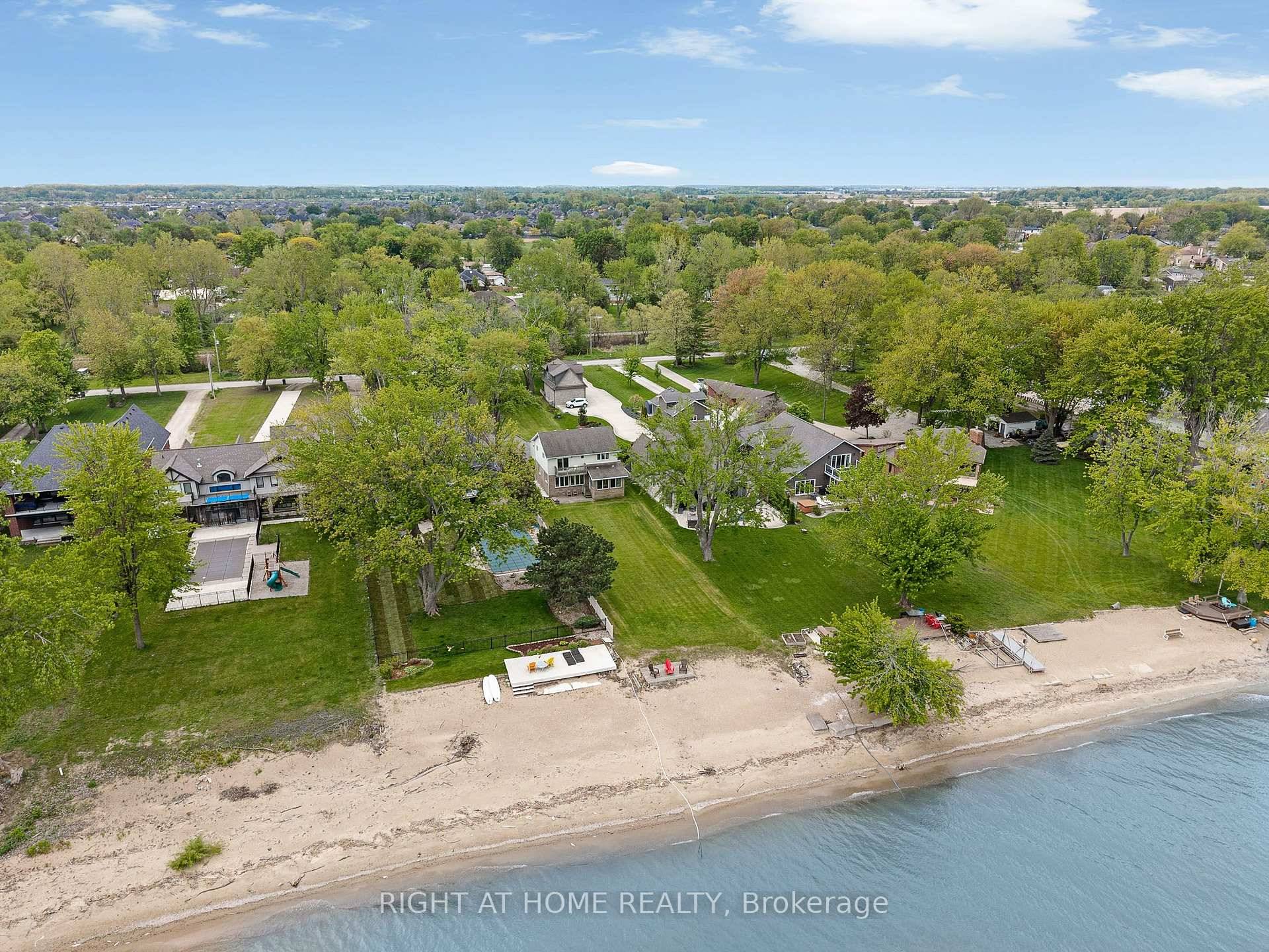 WELCOME TO 1040 LILYDALE AVENUE A RARE WATERFRONT GEM IN LAKESHORE !