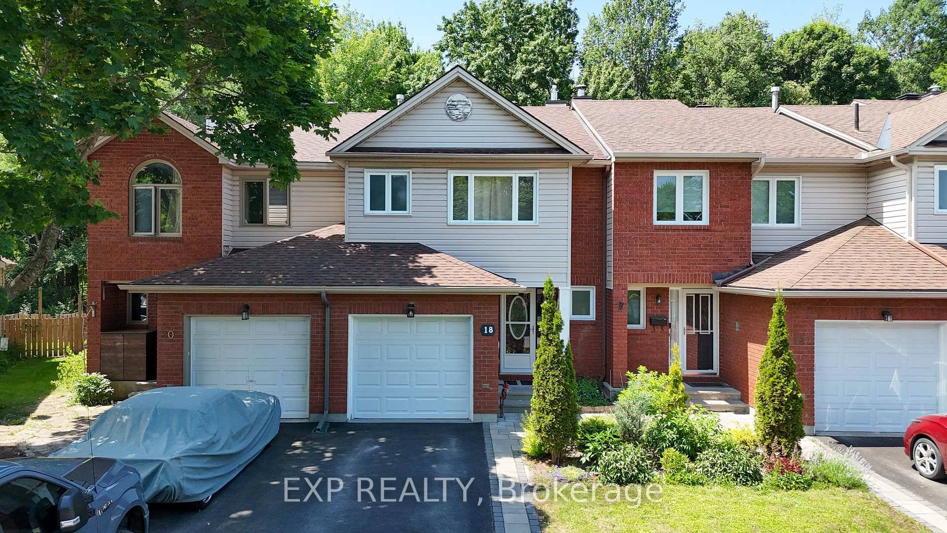 Move in ready and beautifully maintained, this spacious 3 bedroom, 4 bathroom freehold row unit is available for rent in the desirable Bridlewood community.