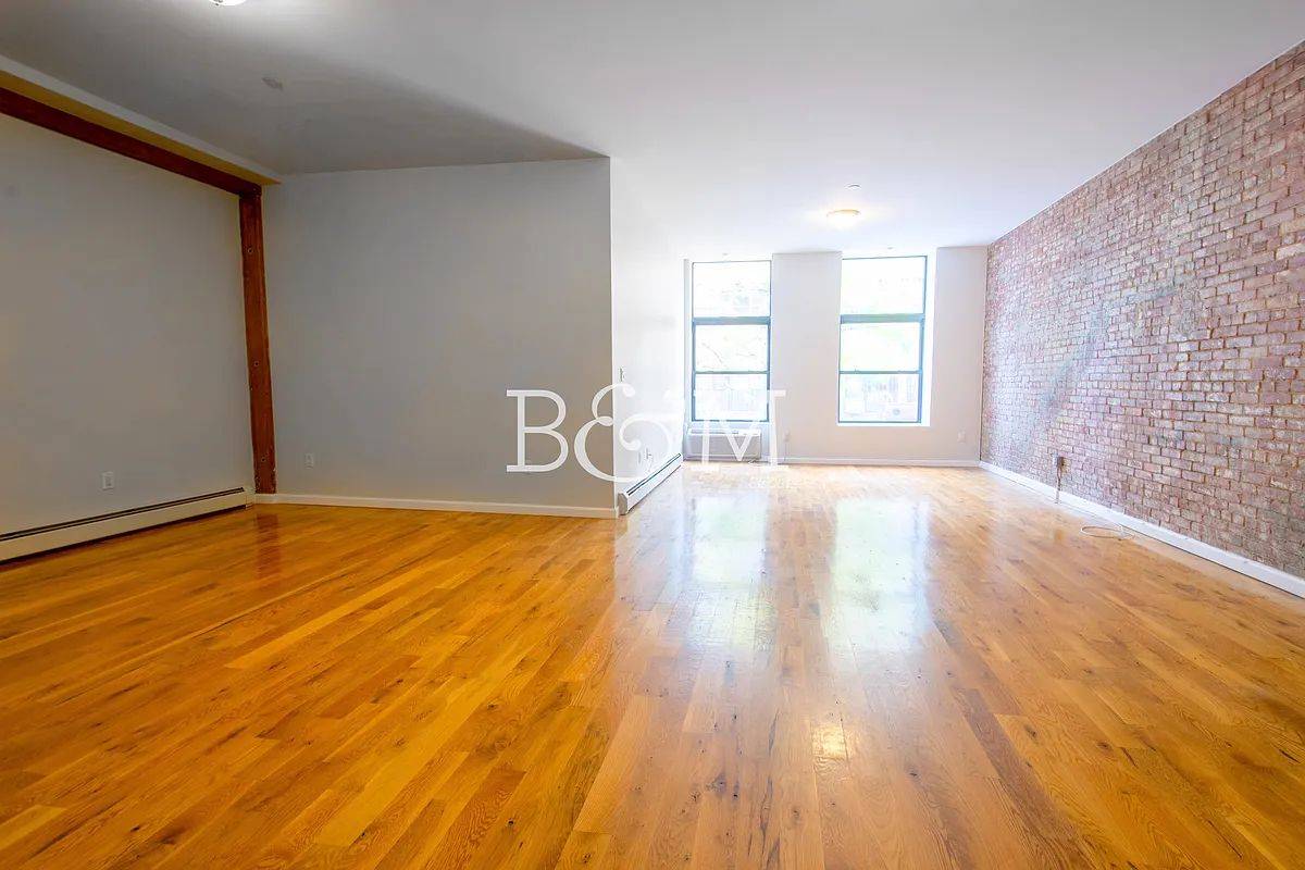 Our thoughts... Welcome to Apartment 2H at 128 Wythe Avenue a spacious, light filled studio loft in one of North Williamsburg s most iconic former factory buildings, ideally situated at ...