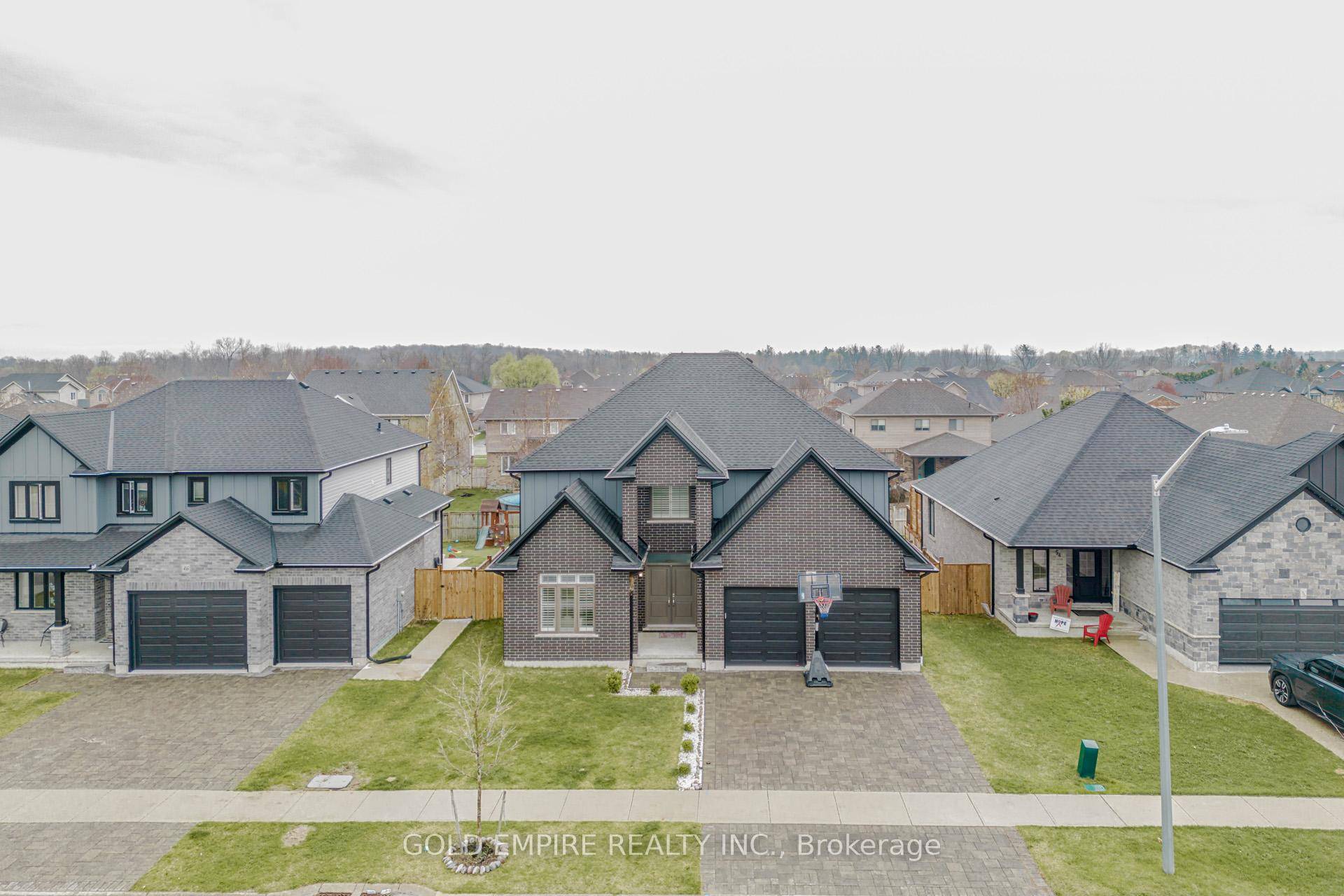 Welcome to 50 Thames Springs, a beautifully upgraded 4 bedroom, 3.