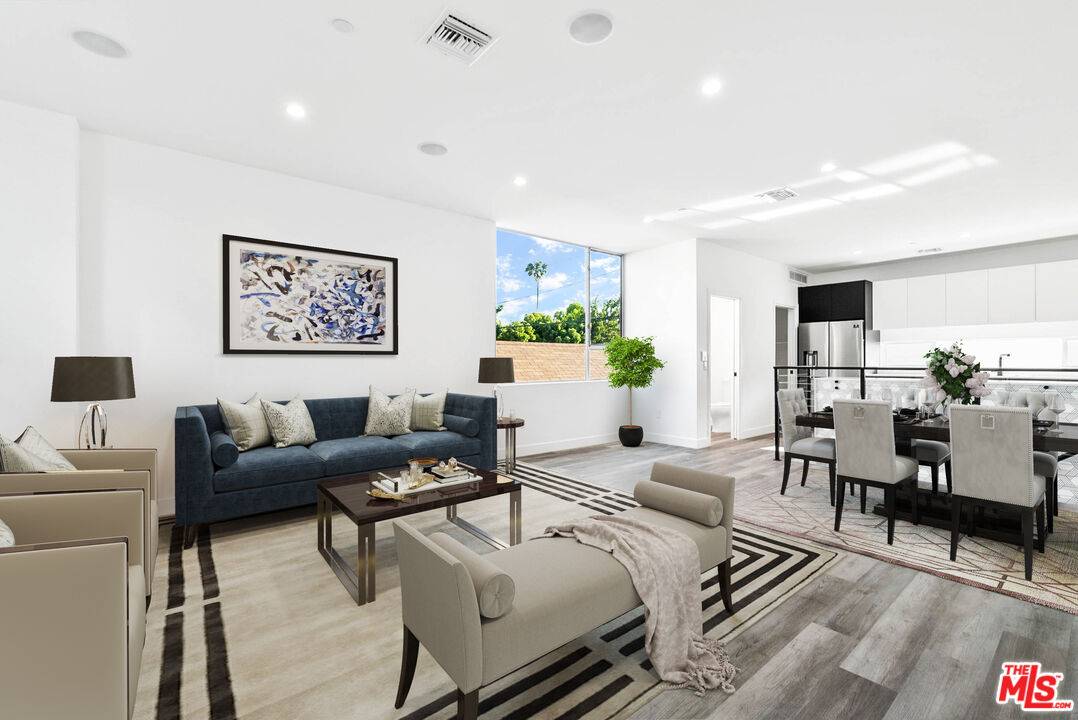 421  S Wilton Pl 3BR La