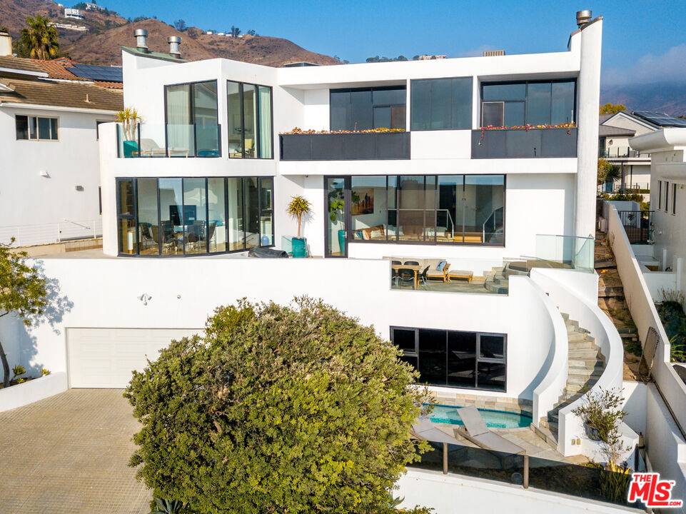31550 Victoria Point Rd 4BR Malibu La