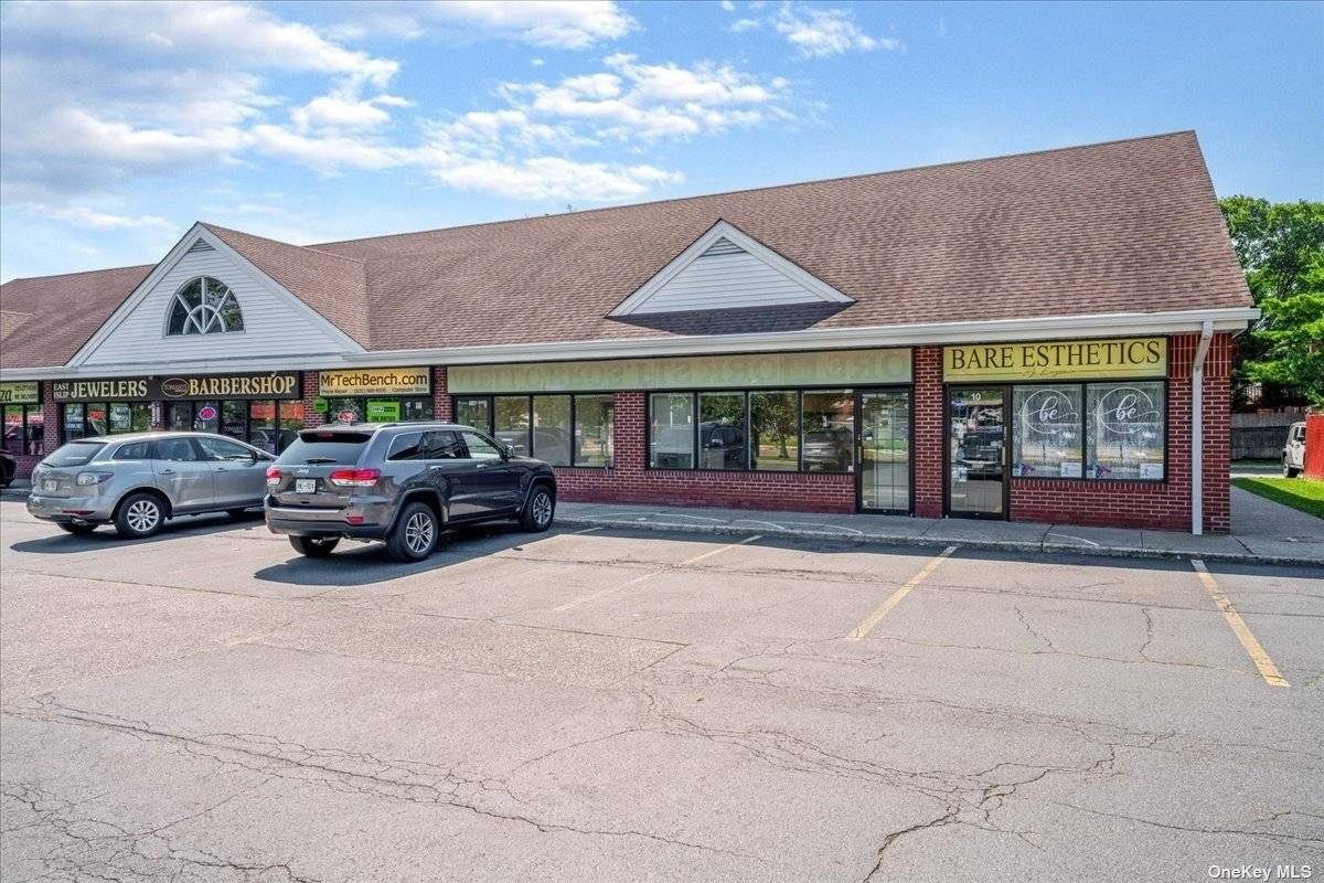 This building offers 68 available parking spaces, providing ample convenience to customers and employees alike.