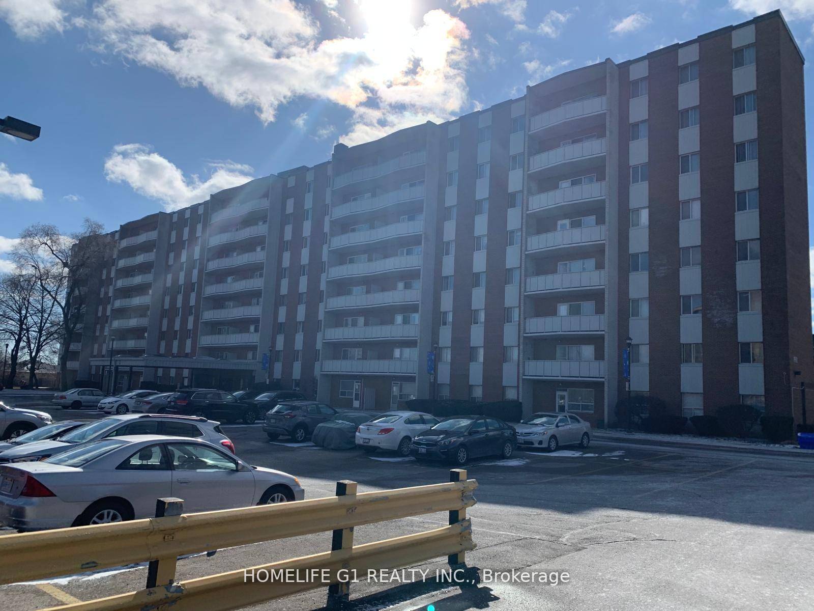Spacious amp ; Convenient 3 Bedroom Unit in the Prestigious and Sought After Applewood Area.