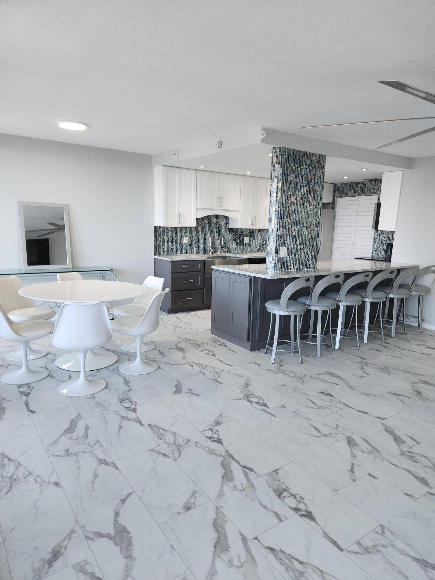 SPECTACULAR, LARGEPENTHOUSE 1 BR 1.