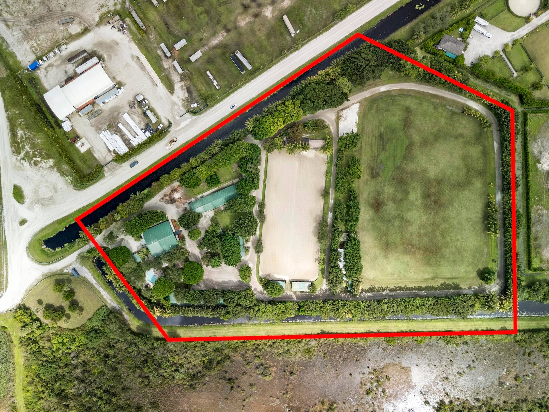 Happy Horse Farms is a rare 11 acre farm in the heart of Wellington.