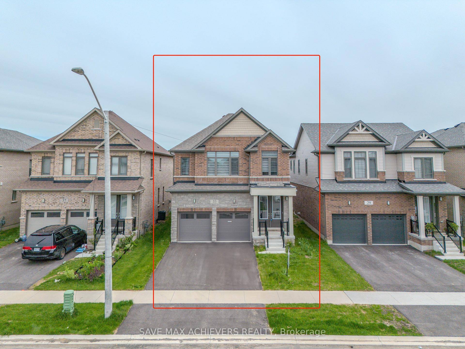 Stunning all brick home featuring 4 spacious bedrooms and 3 modern washrooms on the upper level, plus a convenient powder room on the main floor.