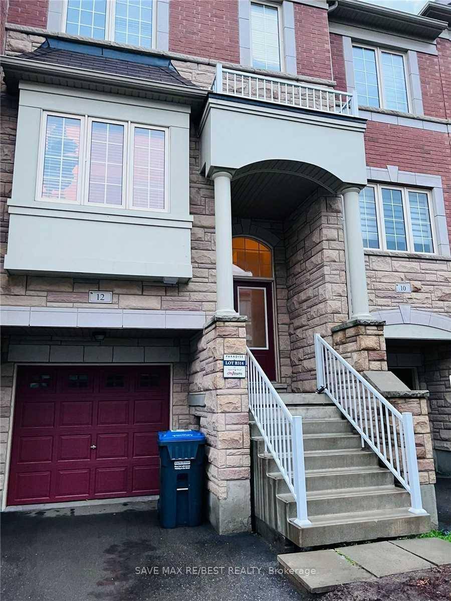 Gorgeous Townhouse In The Beautiful Credit Valley Community.