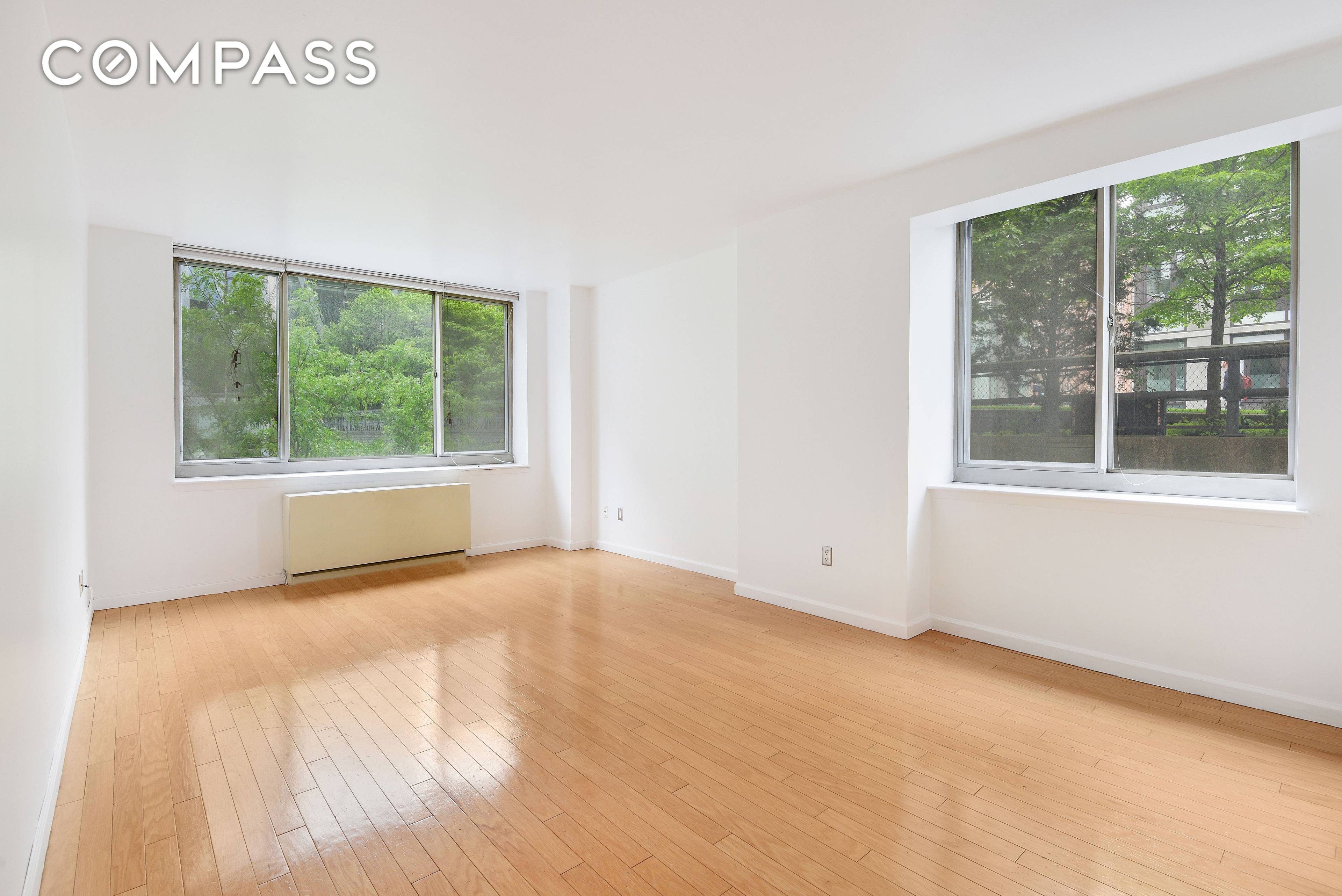 Flooded with natural light, this corner one bedroom at The Marais offers north and east exposures with direct views of the High Line through oversized windows and a smart, open ...
