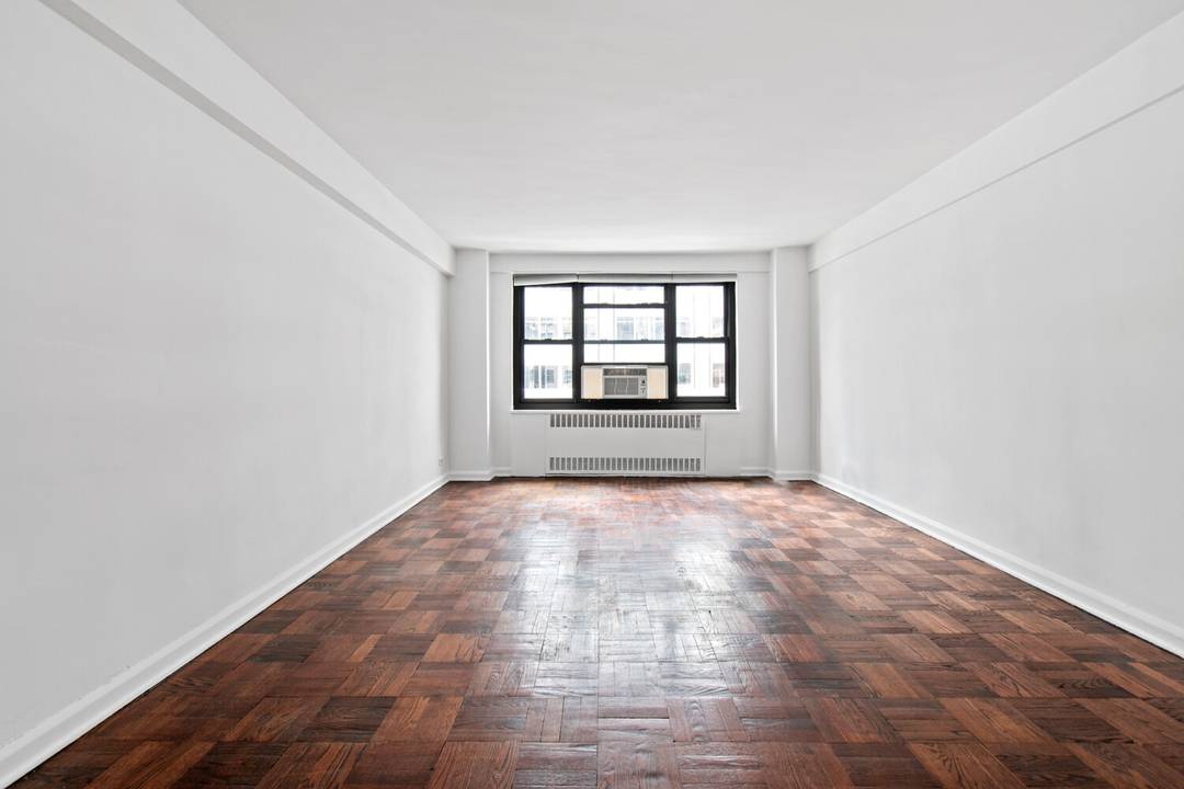 JUST LISTED ! ! Large 1 Bedroom for rent in full service Doorman building in Midtown East.