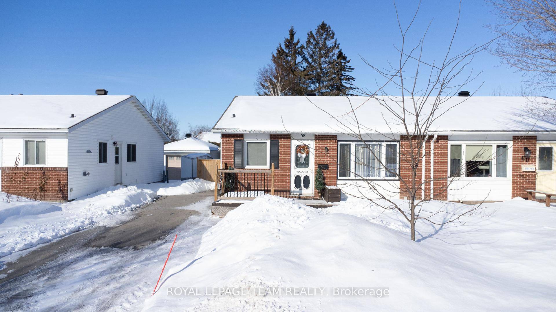 Charming Semi Detached Bungalow in the Heart of Glen Cairn, Kanata !