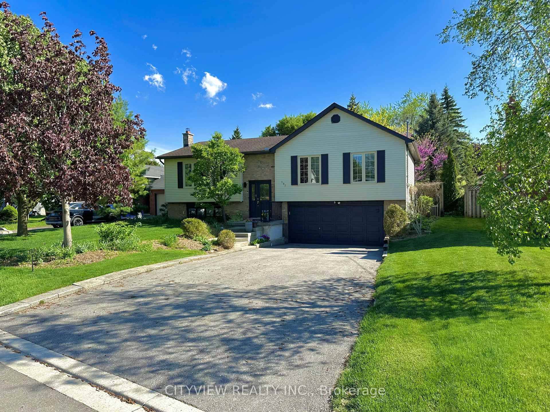 Charming Raised Bungalow in Beautiful Caledonia Nestled On A 1 4 Acre Lot !